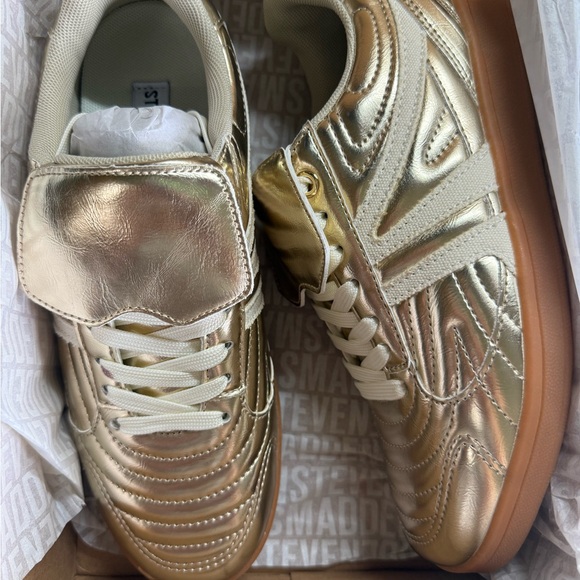 Steve Madden Madrid - Metallic Gold - Picture 1 of 4